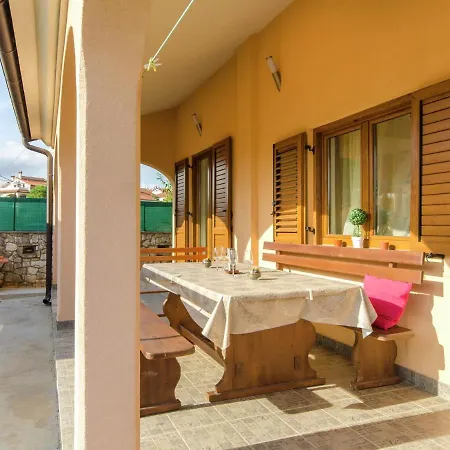 Comfortable In Rovinj With Private Pool Βίλα