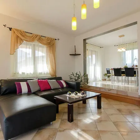 Villa Comfortable In Rovinj With Private Pool