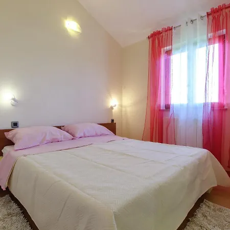 Comfortable In Rovinj With Private Pool * Rovinjsko Selo